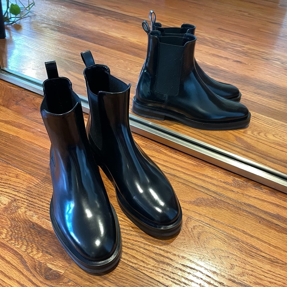 Alexander McQueen Leather Chelsea Boots NWB
